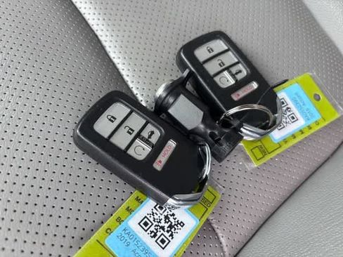 Used 2019 Honda Accord Touring image 23