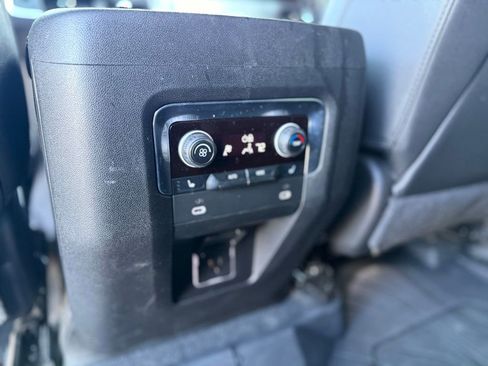 Used 2022 Chevrolet Suburban LT w/ Luxury Package AWD/4WD image 31