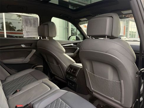 Used 2021 Audi SQ5 Prestige w/ Prestige Package AWD/4WD image 17