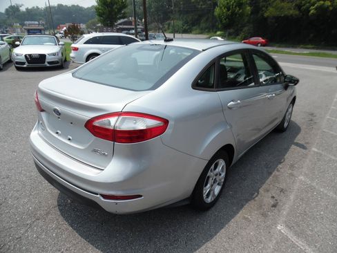 Used 2014 Ford Fiesta SE FWD image 6