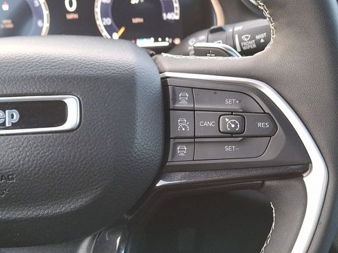 Certified 2023 Jeep Grand Cherokee Altitude image 22