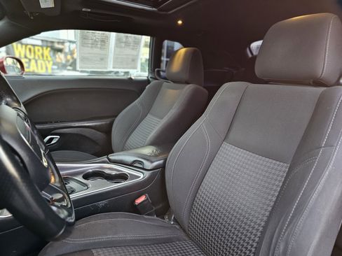 Used 2018 Dodge Challenger R/T image 22