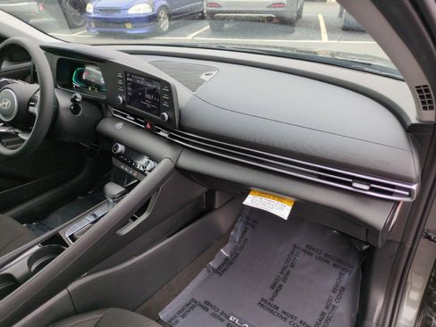 New 2026 Hyundai Elantra Hybrid FWD image 45