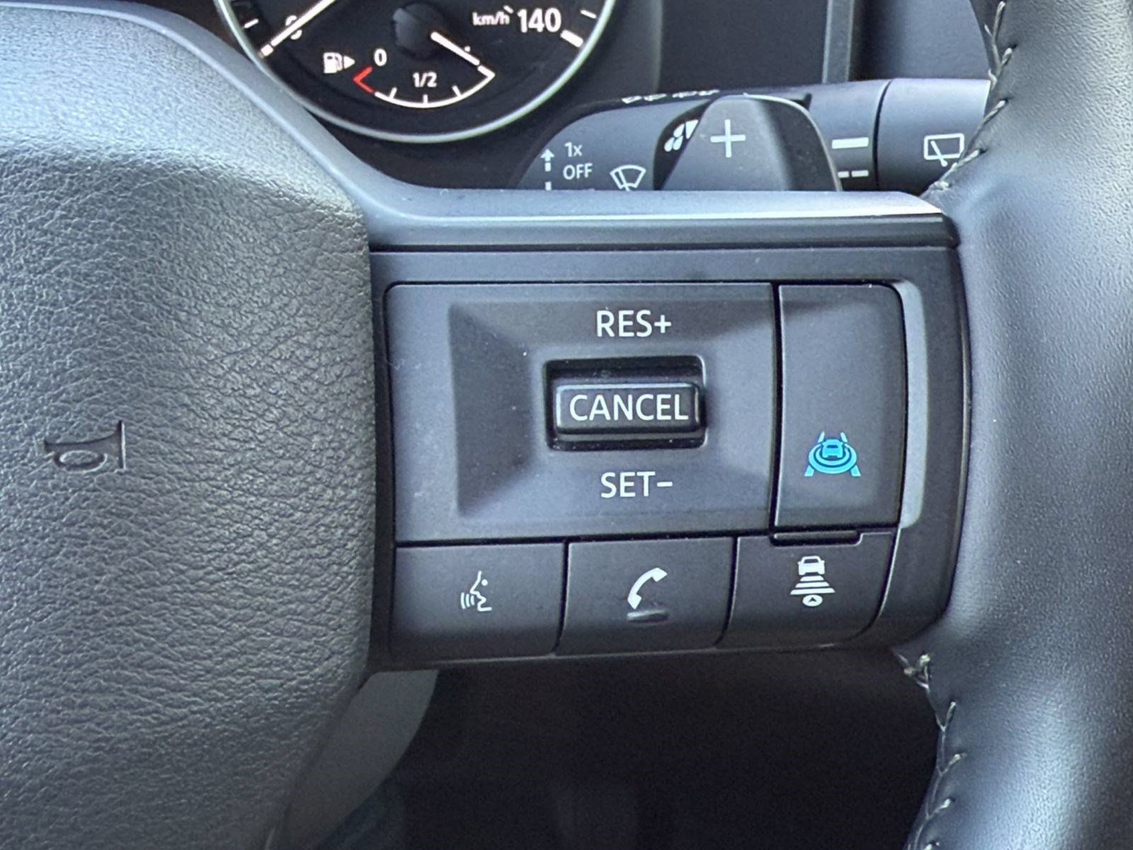 Used 2025 Nissan Rogue SV AWD/4WD image 19