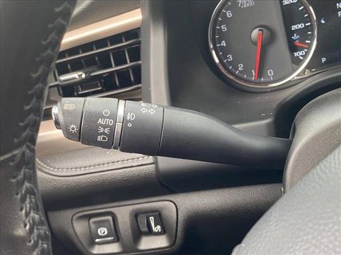 Used 2019 GMC Acadia Denali w/ Technology Package FWD image 16