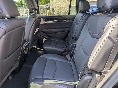 Used 2024 Cadillac XT6 Premium Luxury AWD/4WD image 12