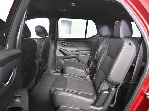 Used 2024 Chevrolet Traverse LT w/ LPO, Floor Liner Package image 18
