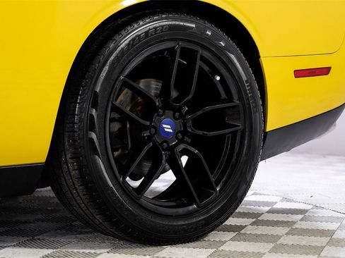 Used 2017 Dodge Challenger R/T image 49