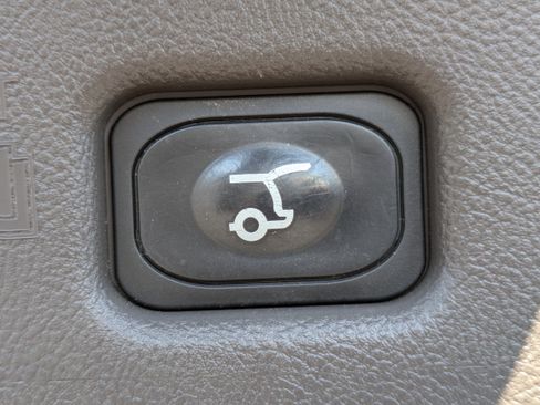 Used 2023 Lincoln Nautilus Reserve w/ Equipment Group 201A FWD image 14