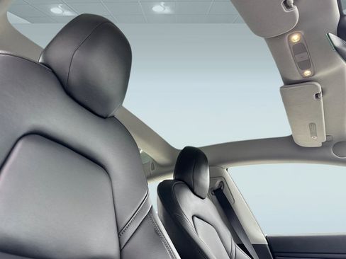 Used 2018 Tesla Model 3 Mid Range image 12