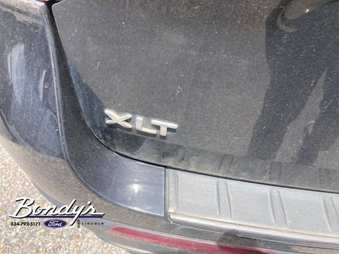 Used 2023 Ford Explorer XLT w/ Equipment Group 202A RWD image 4