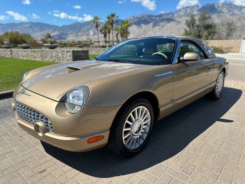 Used 2005 Ford Thunderbird Deluxe RWD image 23
