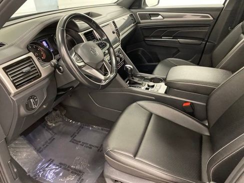 Used 2020 Volkswagen Atlas Cross Sport SEL image 14