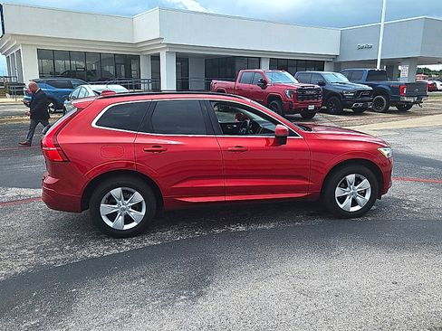 Used 2022 Volvo XC60 B5 Momentum AWD/4WD image 4