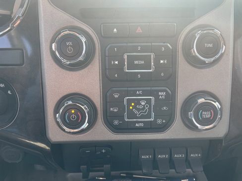 Used 2016 Ford F250 Platinum w/ Snow Plow Prep Package image 12