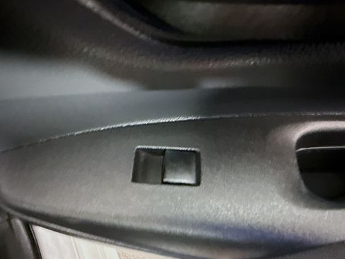 Used 2022 Toyota Corolla LE FWD image 30