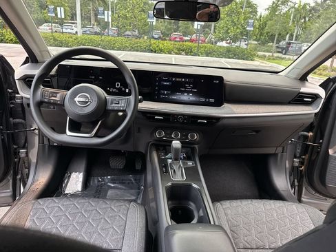 Used 2025 Nissan Kicks SV FWD image 36