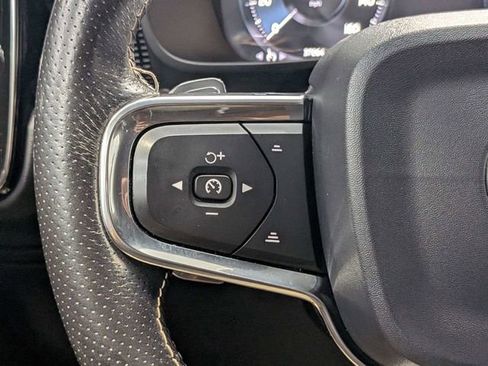 Used 2020 Volvo XC40 T5 R-Design w/ Protection Package Premier AWD/4WD image 17