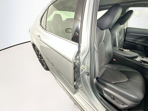 Used 2020 Toyota Camry XSE FWD image 28