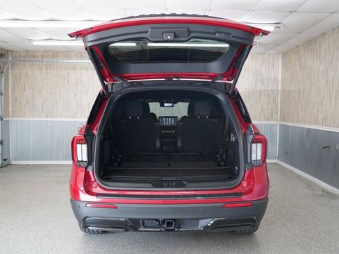 Used 2026 Ford Explorer ST-Line w/ ST-Line Street Pack RWD image 41