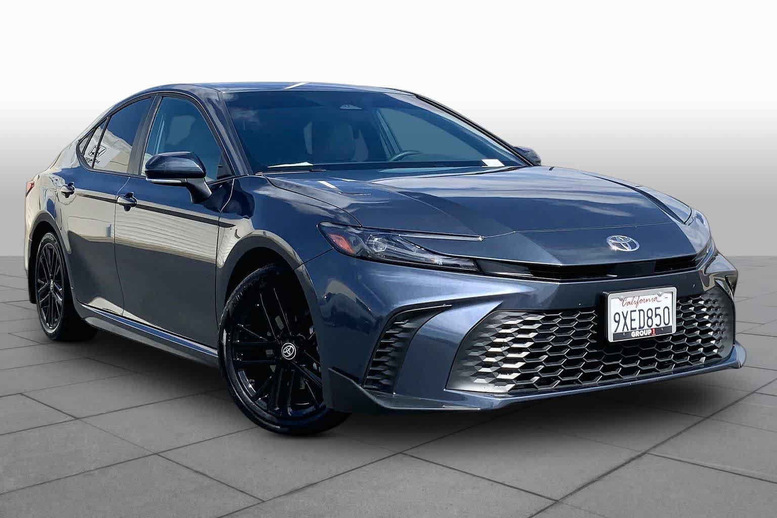 Used 2026 Toyota Camry SE FWD image 2