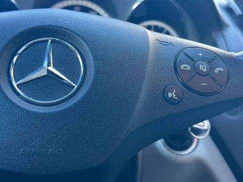 Used 2011 Mercedes-Benz C 300 Sedan image 33