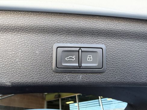 Used 2020 Audi Q3 2.0T Premium w/ Convenience Package image 37