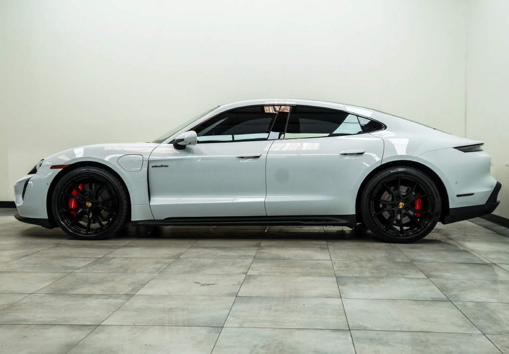 Used 2022 Porsche Taycan GTS AWD/4WD image 9