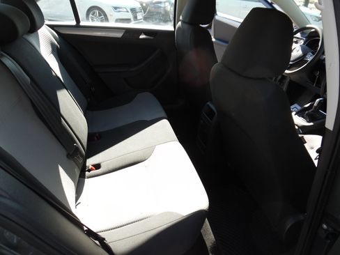 Used 2017 Volkswagen Jetta S image 19