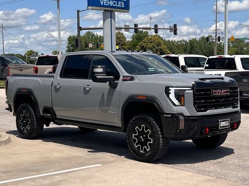 Used 2024 GMC Sierra 2500 AT4X AWD/4WD image 7