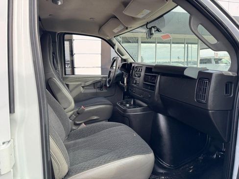 Used 2024 GMC Savana 2500 RWD 2500 135" w/ Driver Convenience Package image 15