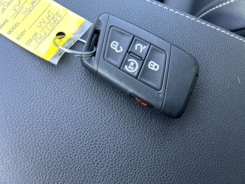 Certified 2023 Volkswagen Tiguan SE w/ Panoramic Sunroof Package image 32