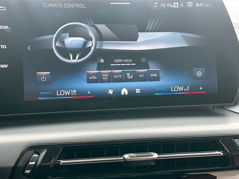 New 2026 BMW X2 xDrive28i w/ M Sport Package AWD/4WD image 13