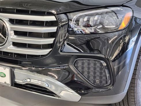 Used 2025 Mercedes-Benz GLS 450 4MATIC image 12