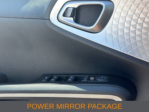 Used 2023 Kia Soul LX w/ Option Group 015 FWD image 7
