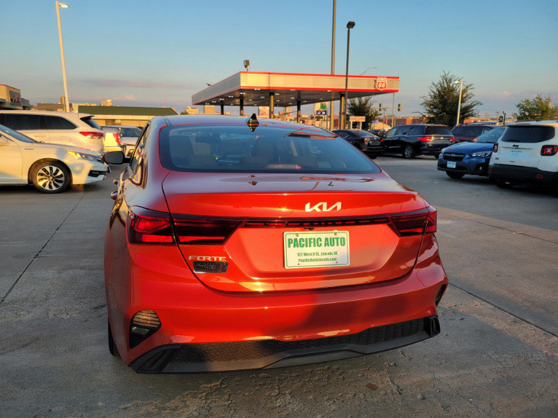 Used 2022 Kia Forte LXS FWD image 6