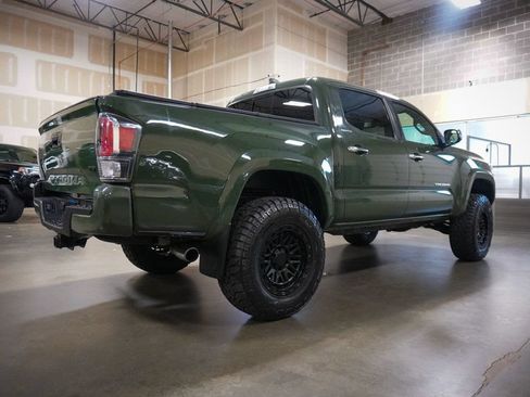Used 2021 Toyota Tacoma Limited AWD/4WD image 4