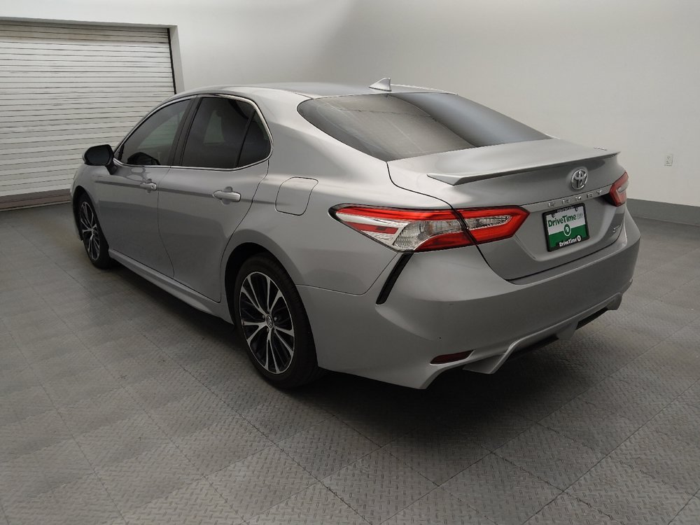 Used 2020 Toyota Camry SE w/ Carpet Mat Package FWD image 5