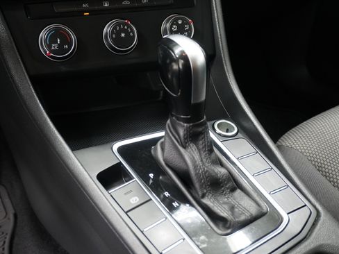 Used 2021 Volkswagen Jetta S w/ Driver Assistance Package image 18