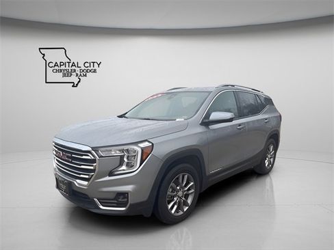 Used 2024 GMC Terrain SLT image 5
