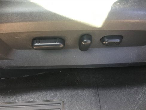 Used 2013 Ford Edge SEL image 9