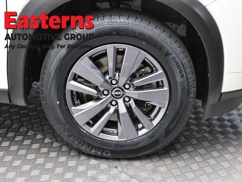 Used 2023 Nissan Pathfinder SV w/ SV Premium Package AWD/4WD image 33