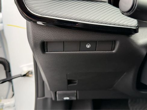 Used 2026 Nissan Kicks SR w/ Cold Weather Package AWD/4WD image 22