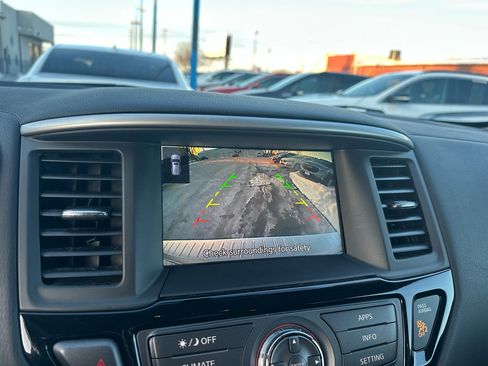 Used 2017 Nissan Pathfinder SV w/ SV Cold Weather Package image 34