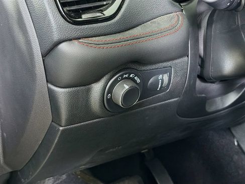 Used 2025 Dodge Durango GT AWD/4WD image 13