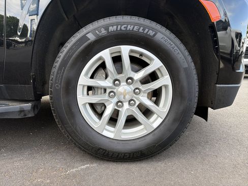 Used 2024 Chevrolet Suburban LT AWD/4WD image 13