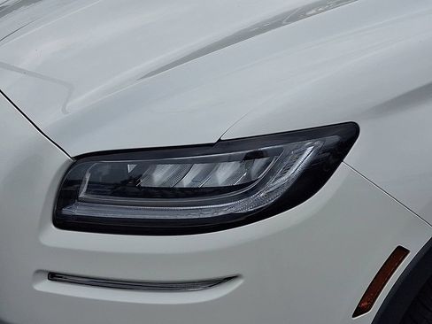 Certified 2022 Lincoln Nautilus Reserve w/ Equipment Group 201A AWD/4WD image 9