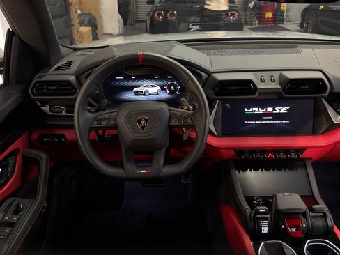 Used 2026 Lamborghini Urus SE AWD/4WD image 14