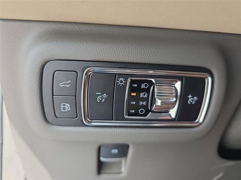 New 2025 Lincoln Nautilus Reserve image 24