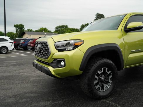 Used 2023 Toyota Tacoma TRD Off-Road w/ TRD Premium Off Road Package AWD/4WD image 16